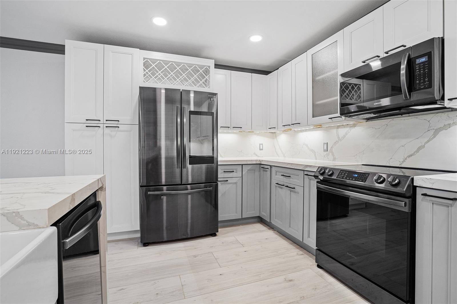 CORAL SPRINGS VILLAS COND - Residential