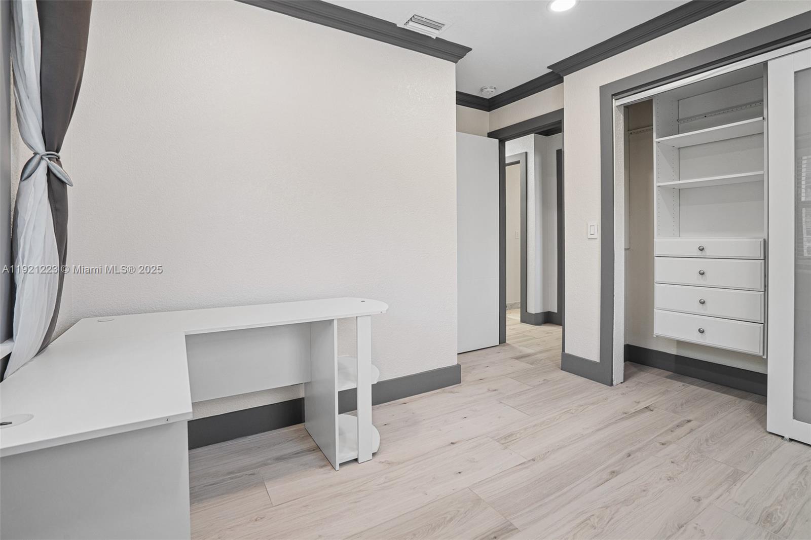 CORAL SPRINGS VILLAS COND - Residential