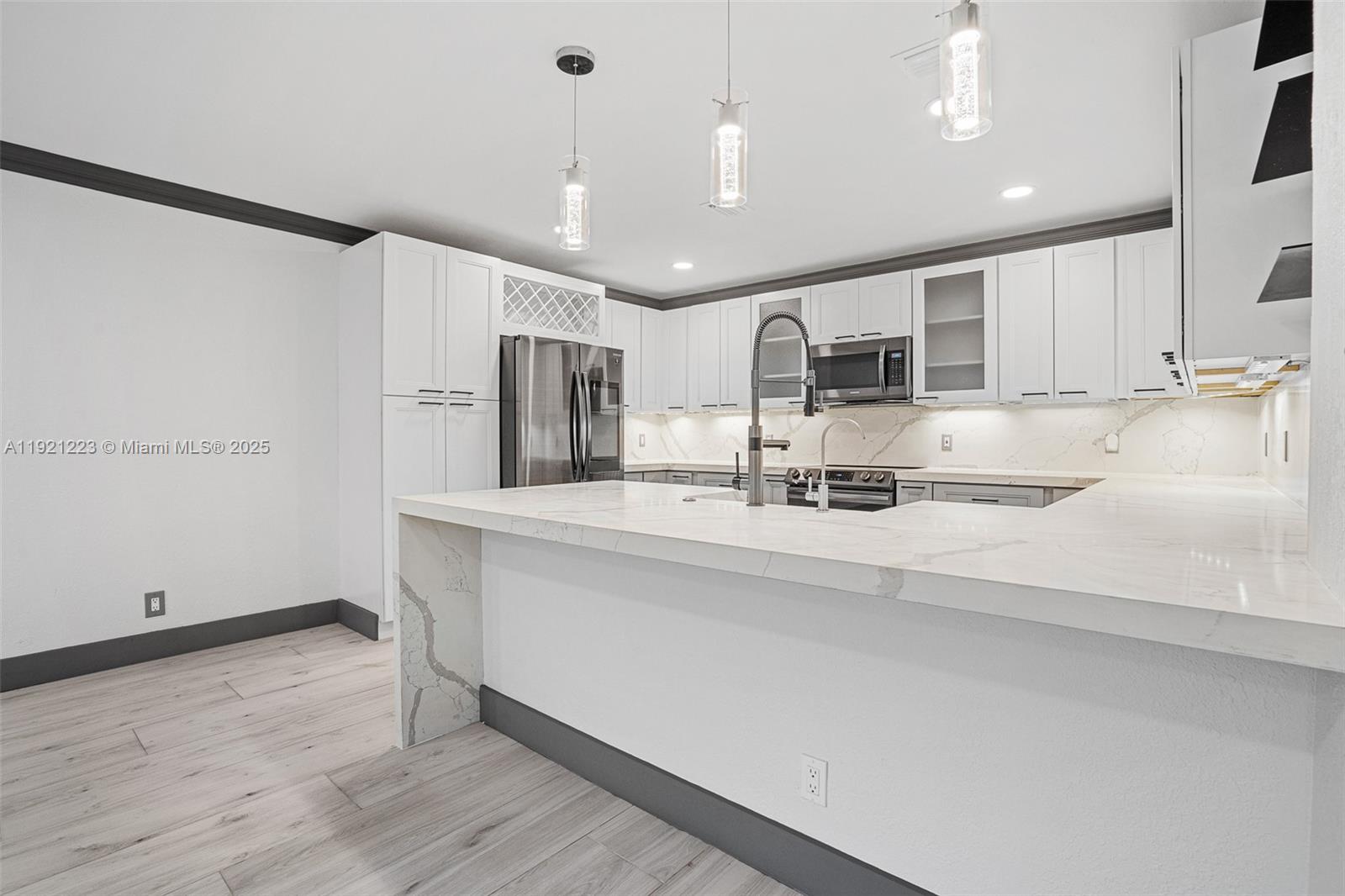 CORAL SPRINGS VILLAS COND - Residential