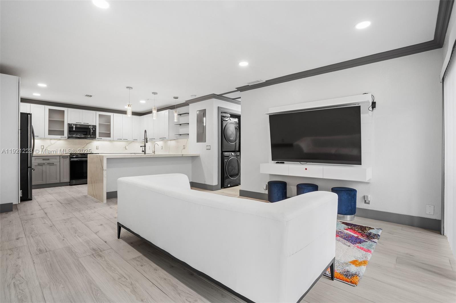 CORAL SPRINGS VILLAS COND - Residential