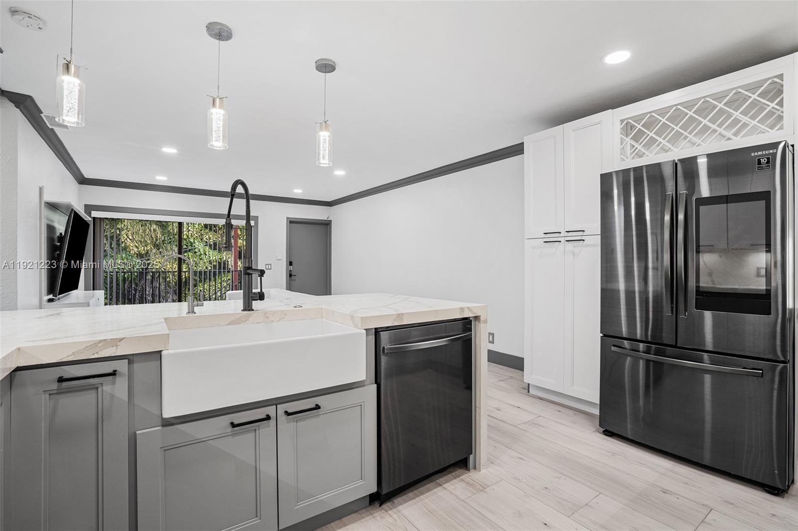 CORAL SPRINGS VILLAS COND - Residential