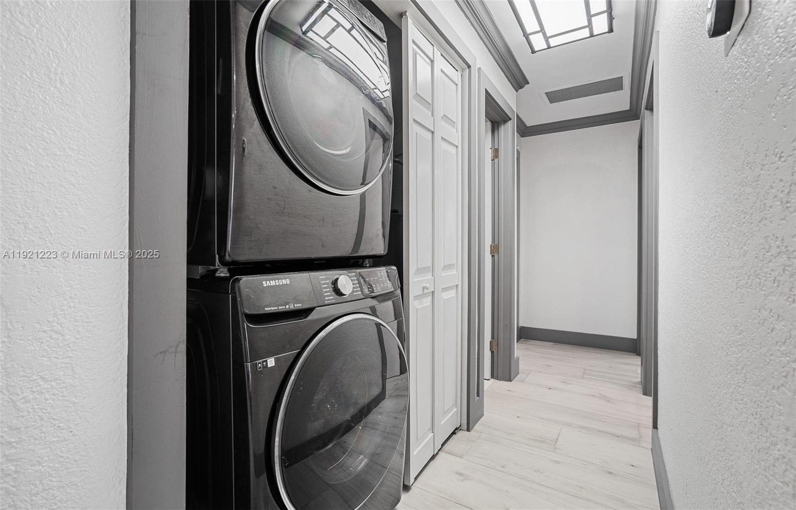 CORAL SPRINGS VILLAS COND - Residential