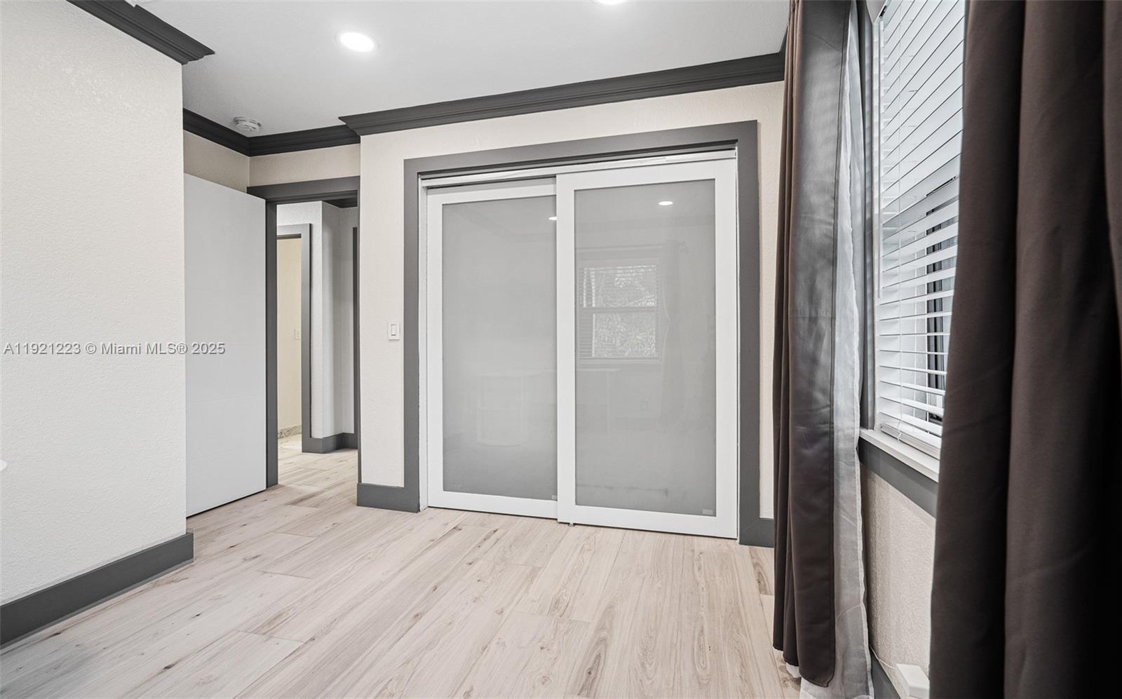 CORAL SPRINGS VILLAS COND - Residential