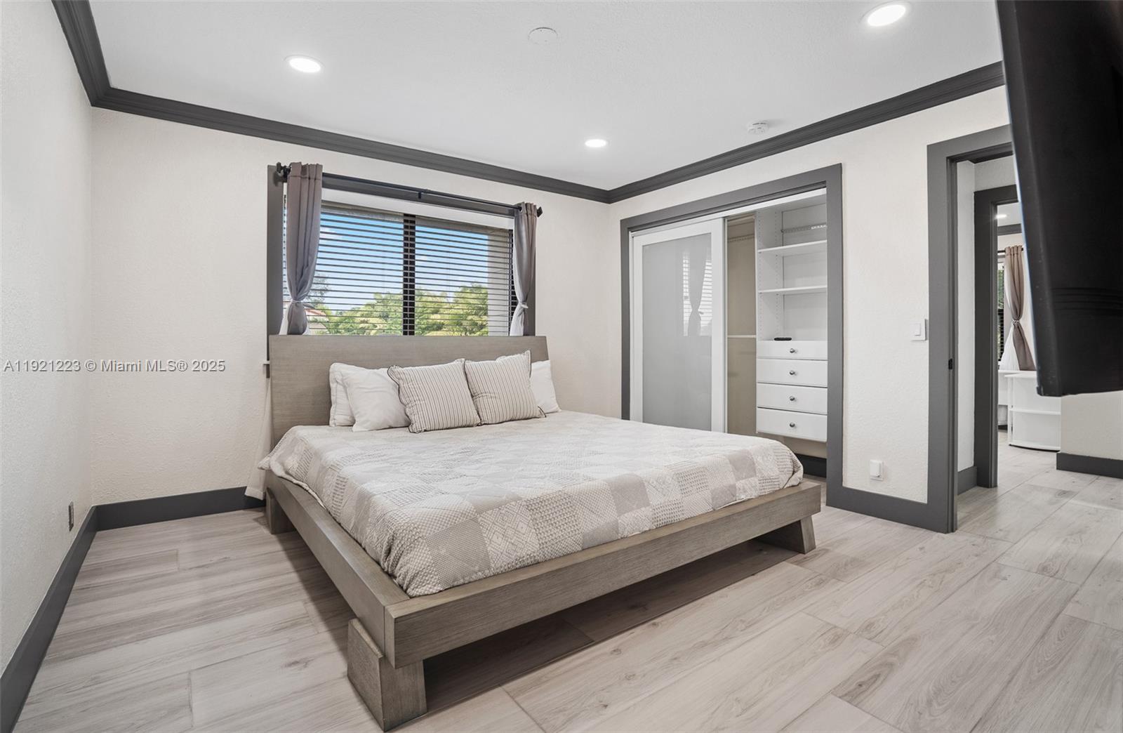 CORAL SPRINGS VILLAS COND - Residential