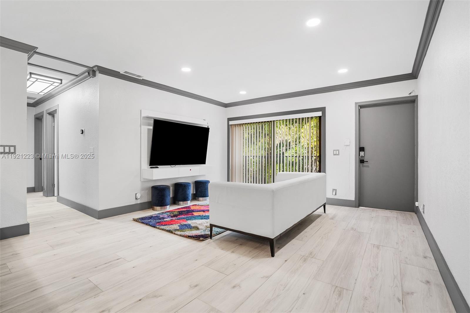 CORAL SPRINGS VILLAS COND - Residential