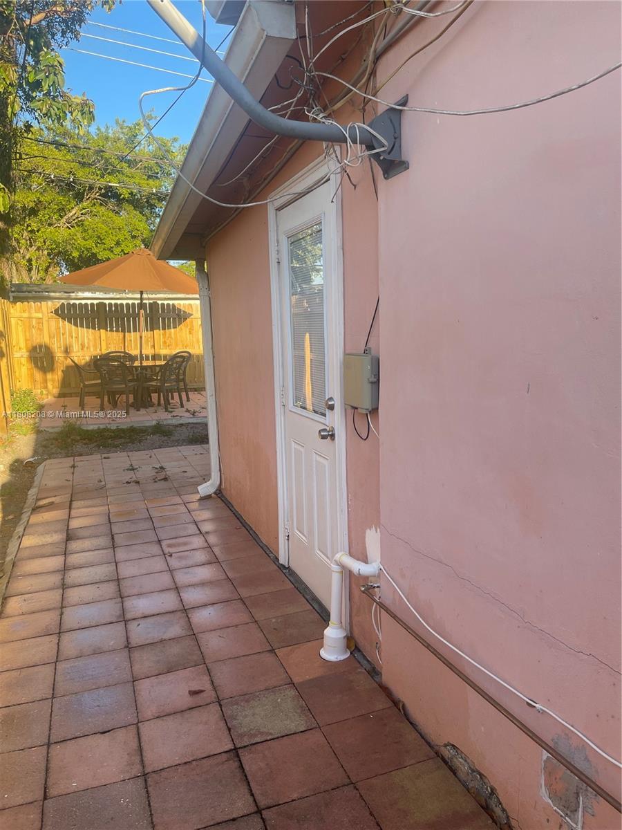 Rental Property at 1720 Sw 70th Ave Back, North Lauderdale, Miami-Dade County, Florida - Bathrooms: 1  - $1,500 MO.