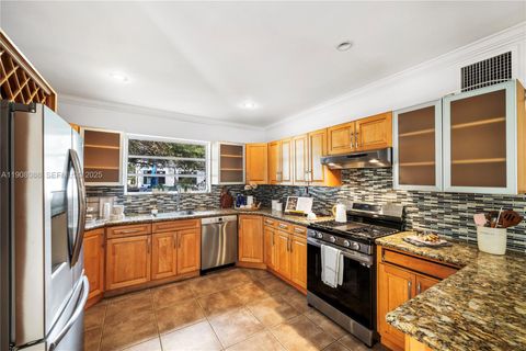 7222 Trouville Esplanade Miami Beach FL 33141