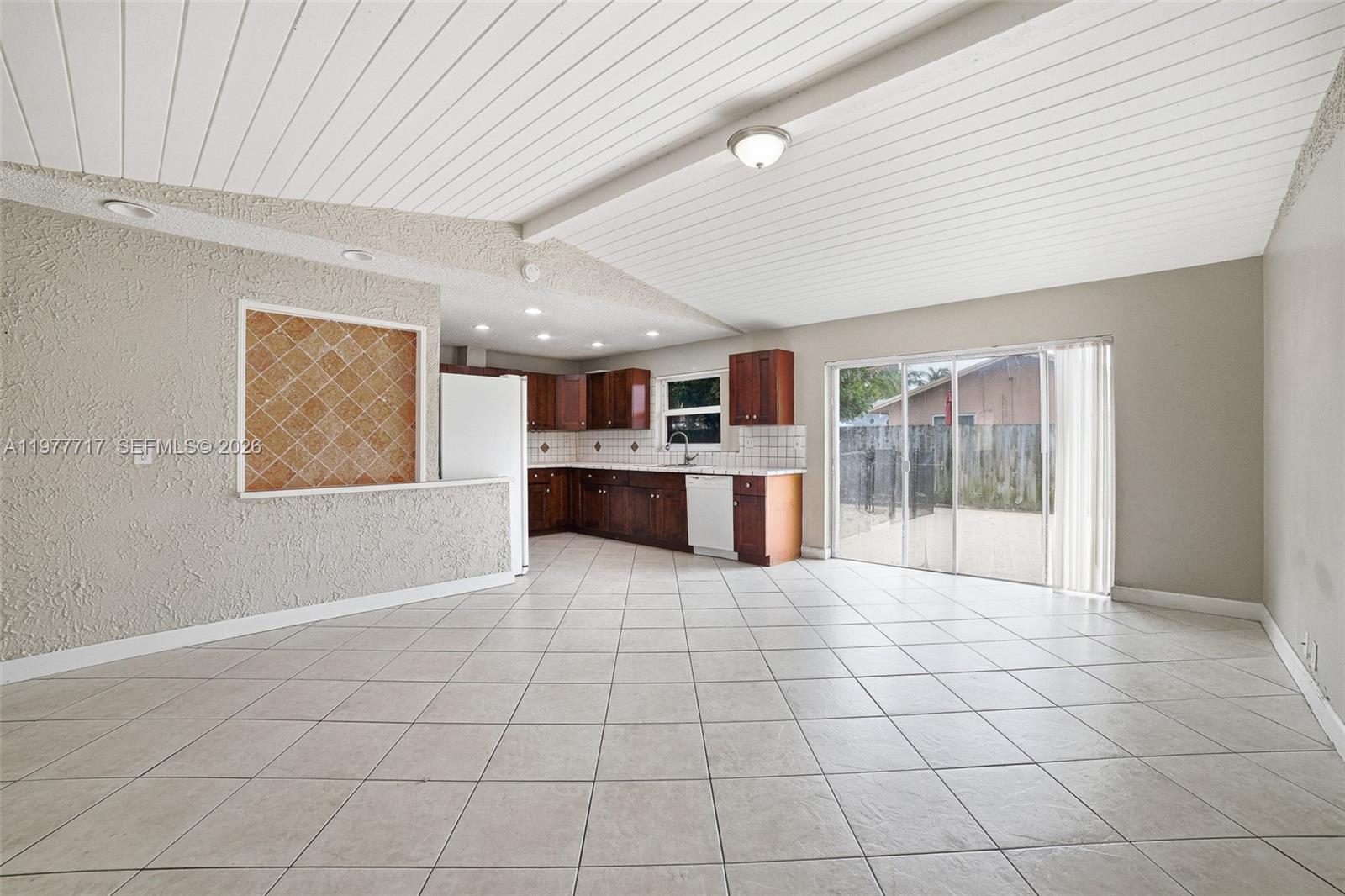 WEST DEERFIELD BEACH - Residential