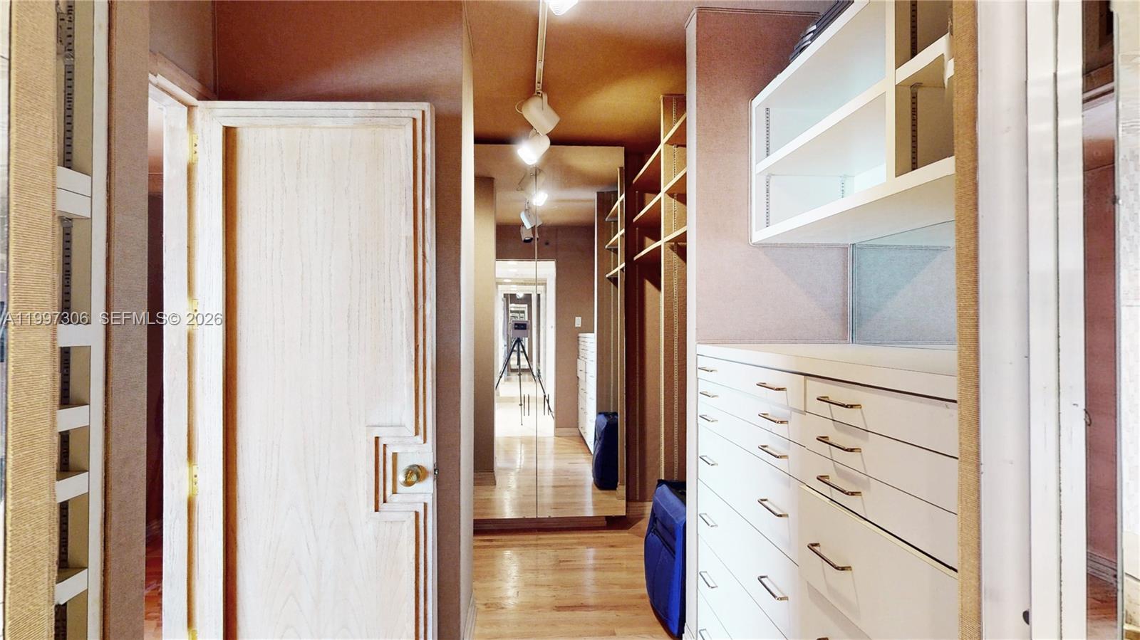 JOCKEY CLUB III CONDO - Residential