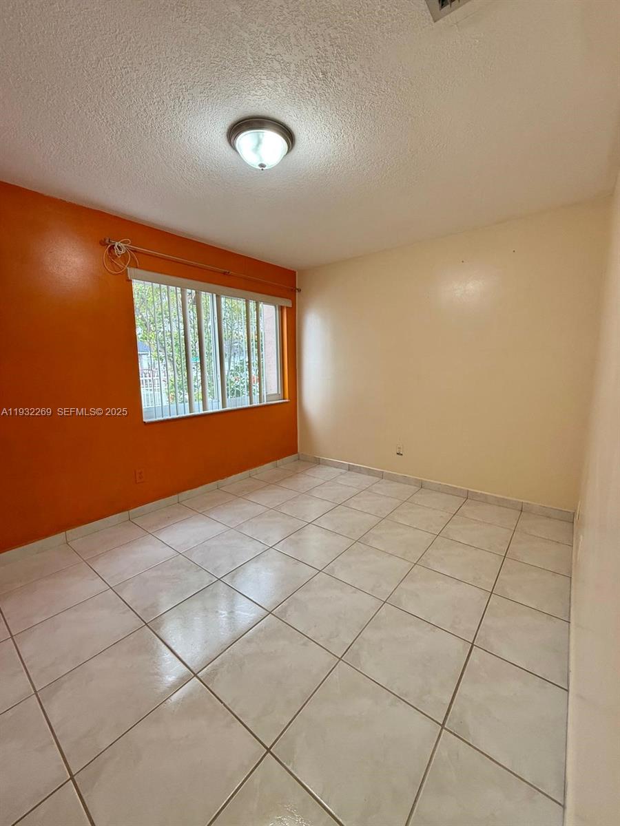 SOUTH MIAMI LAKES - Residential