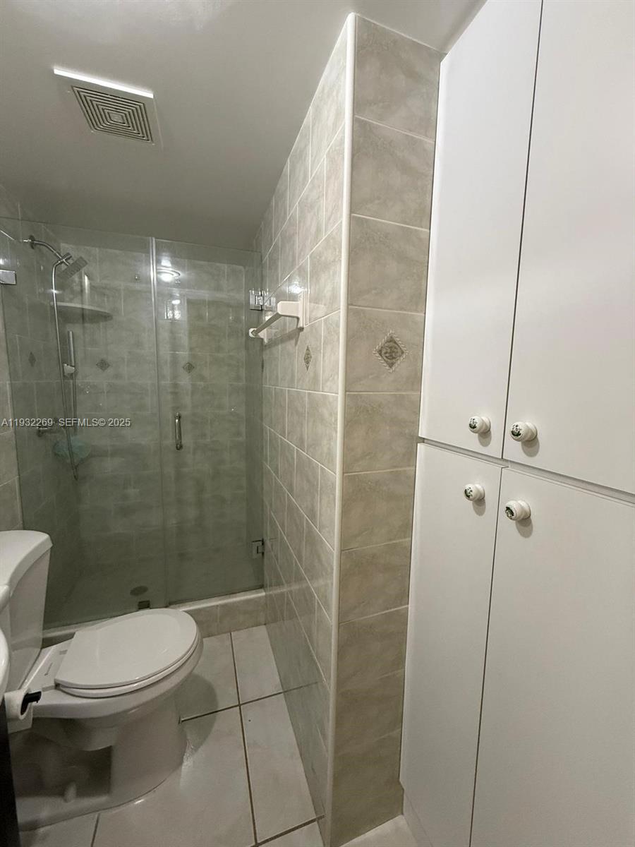 SOUTH MIAMI LAKES - Residential