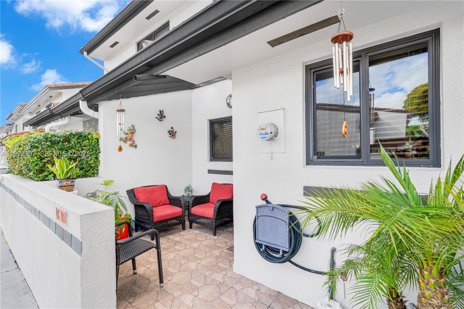 KENDALL LKS E LAKEVIEW TH - Residential