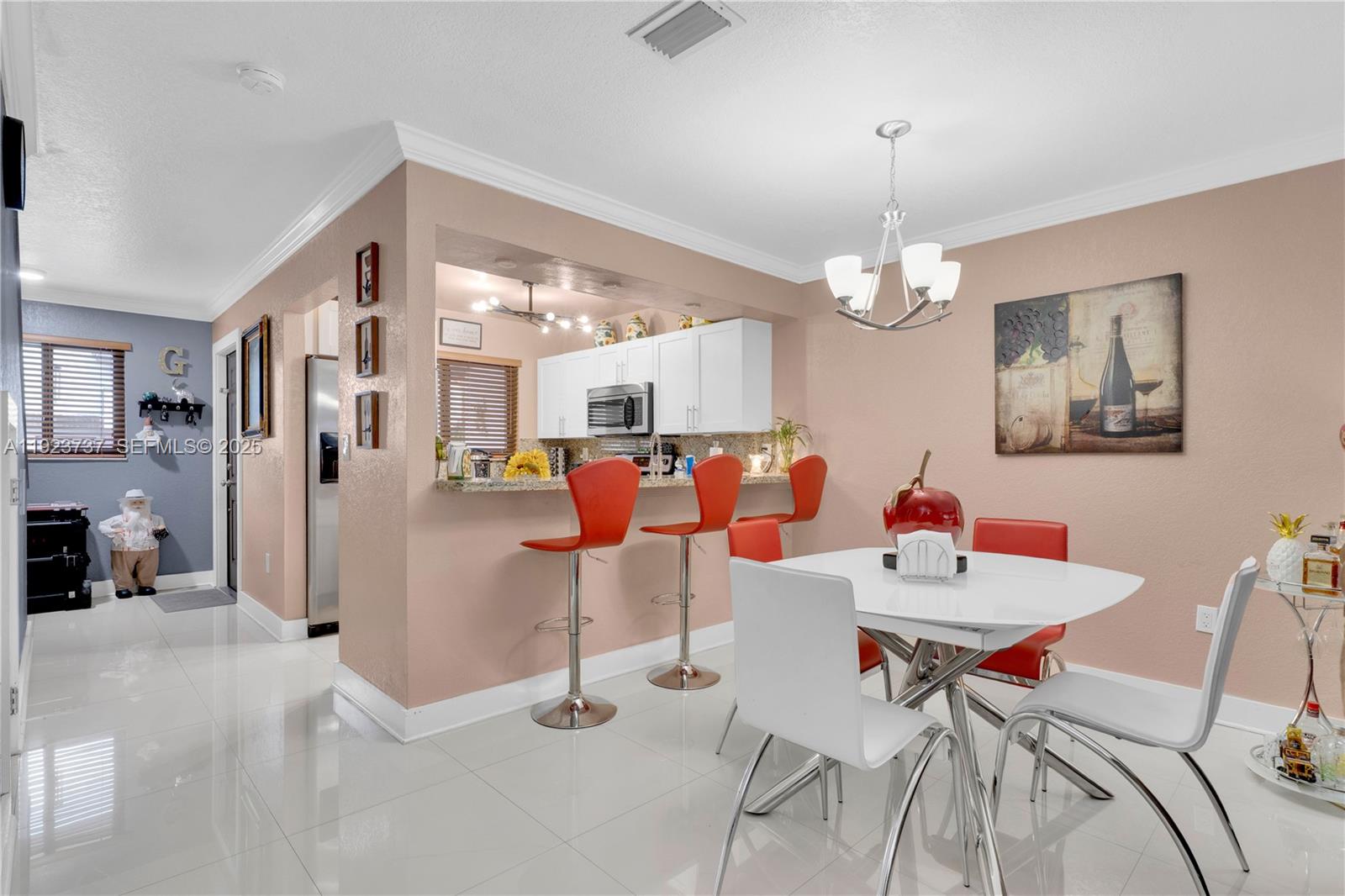 KENDALL LKS E LAKEVIEW TH - Residential