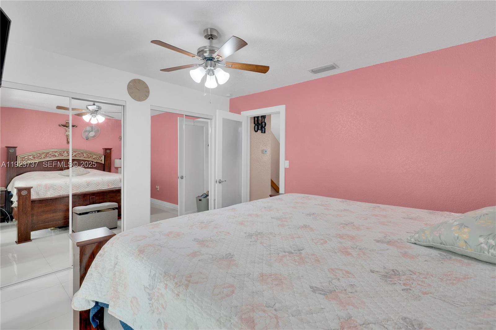 KENDALL LKS E LAKEVIEW TH - Residential