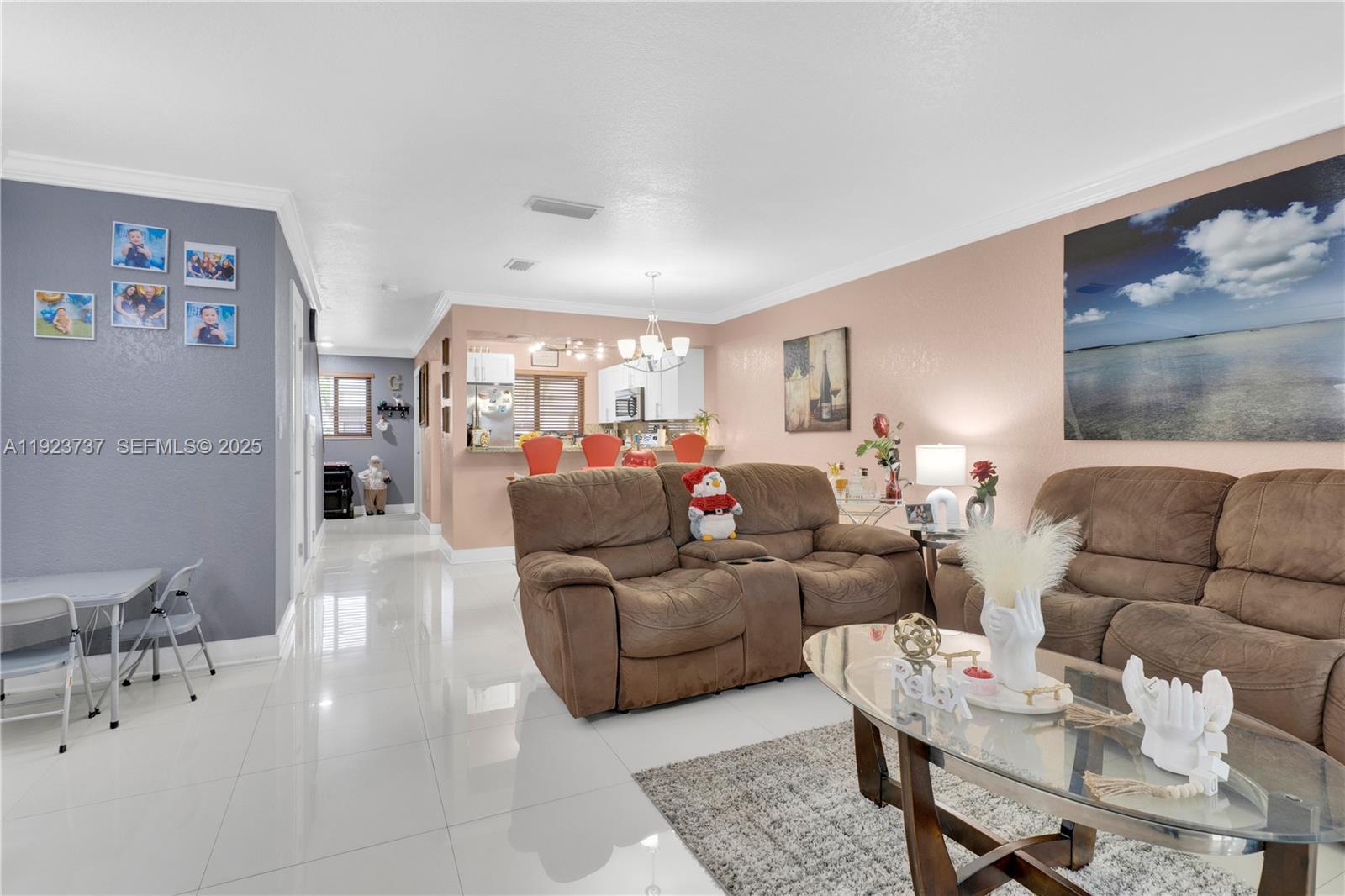 KENDALL LKS E LAKEVIEW TH - Residential