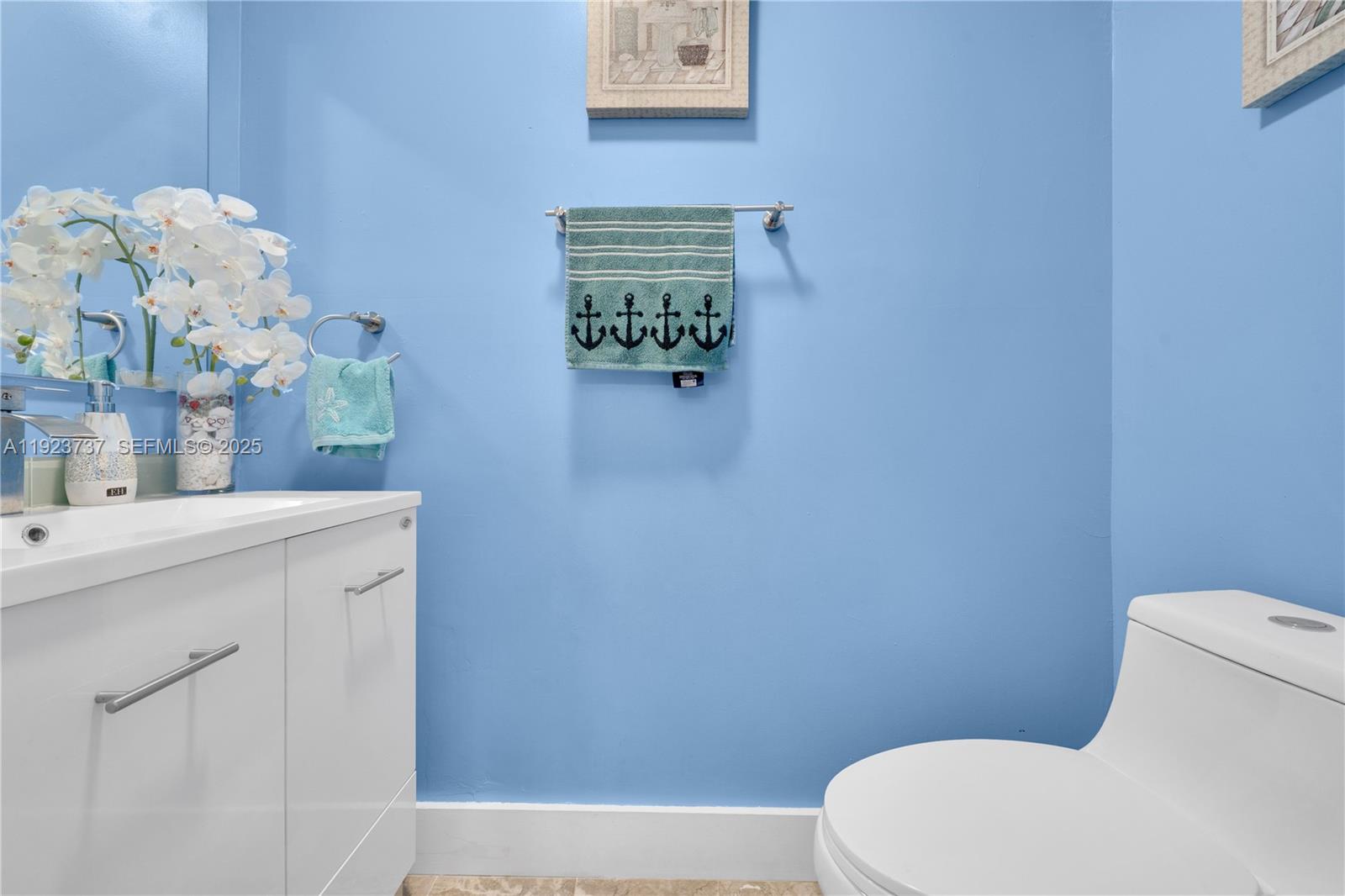 KENDALL LKS E LAKEVIEW TH - Residential