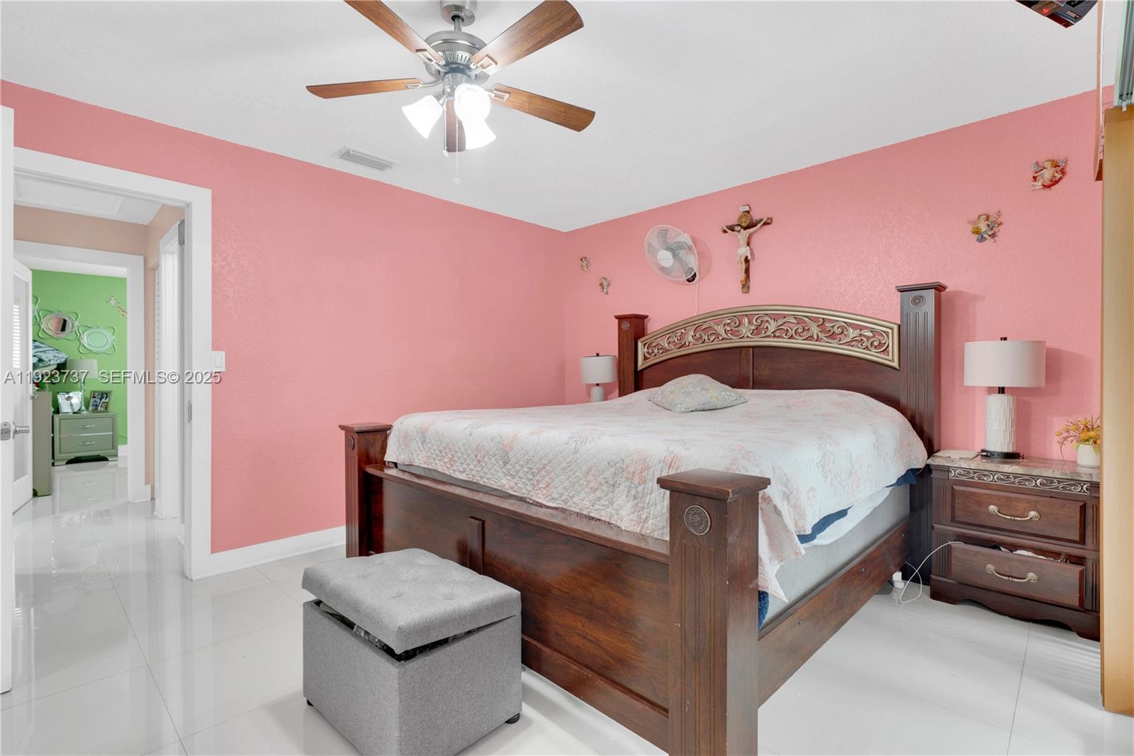 KENDALL LKS E LAKEVIEW TH - Residential