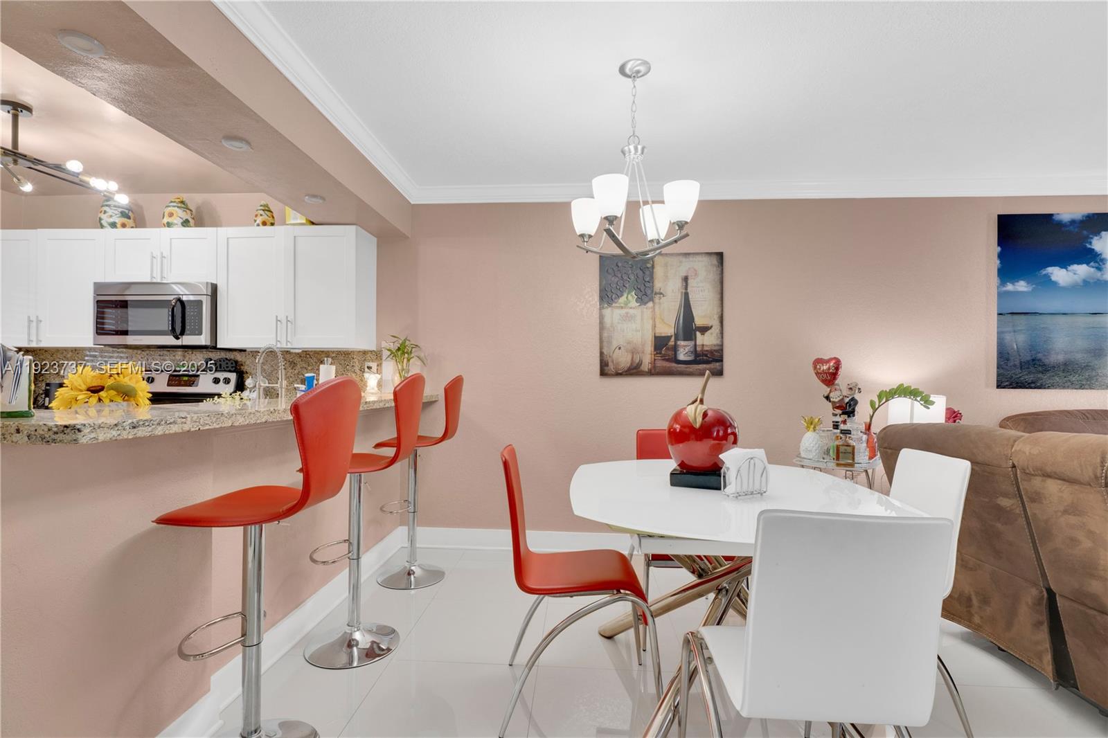 KENDALL LKS E LAKEVIEW TH - Residential