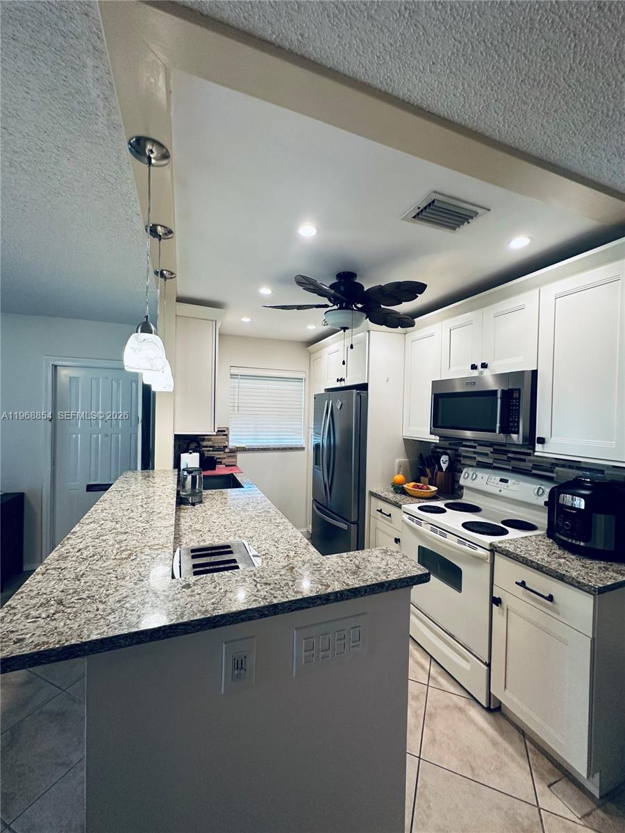 HIGH POINT OF DELRAY SEC - Residential Lease