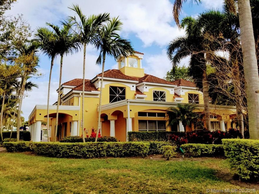 Fully updated, Lake front 2/2. Tile throughout, stainless steel appliances, granite counter tops, screened in patio, Full size Washer and dryer, Community Pool and Gym. Pets ok!