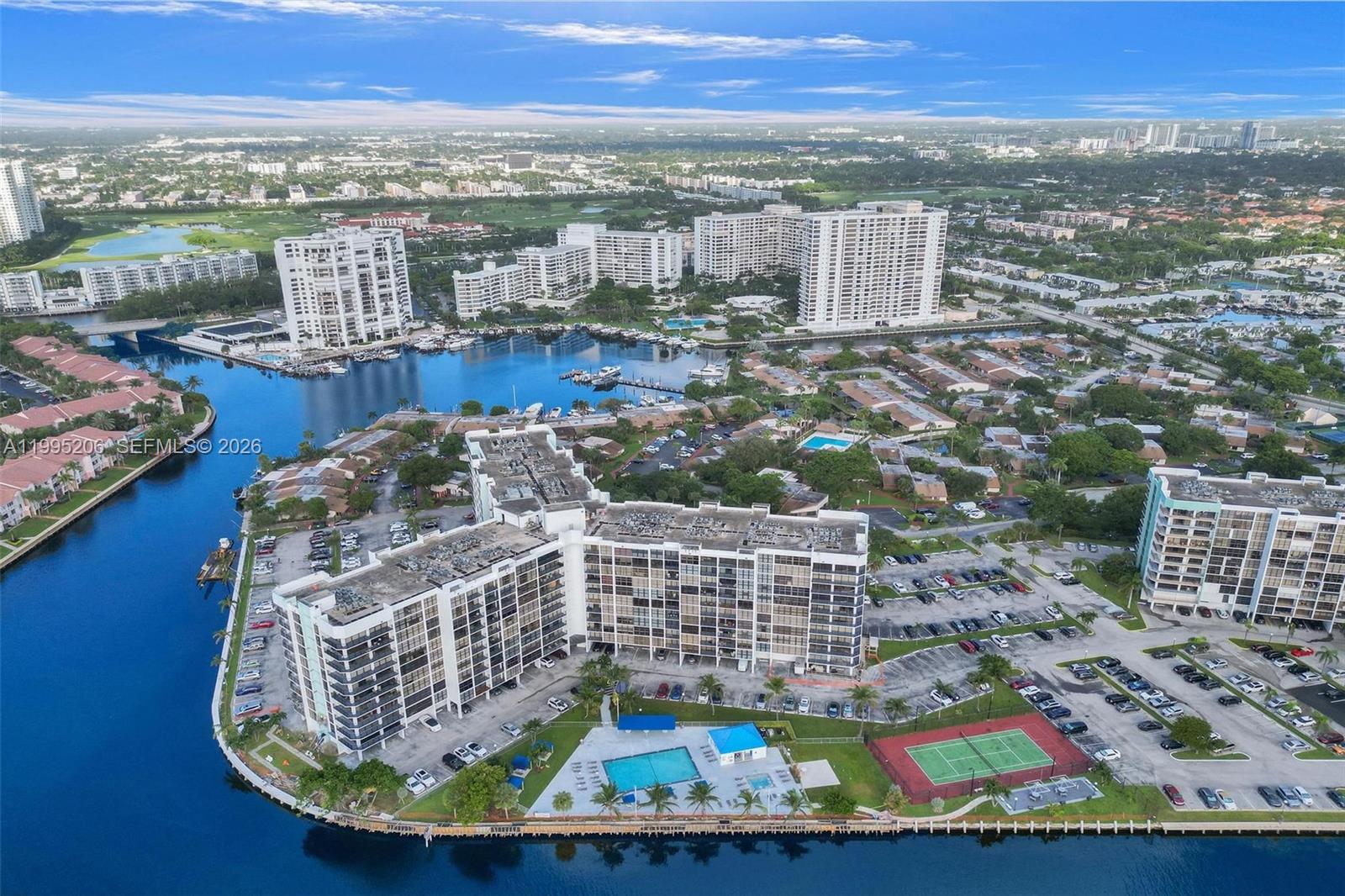 200 LESLIE CONDO - Residential