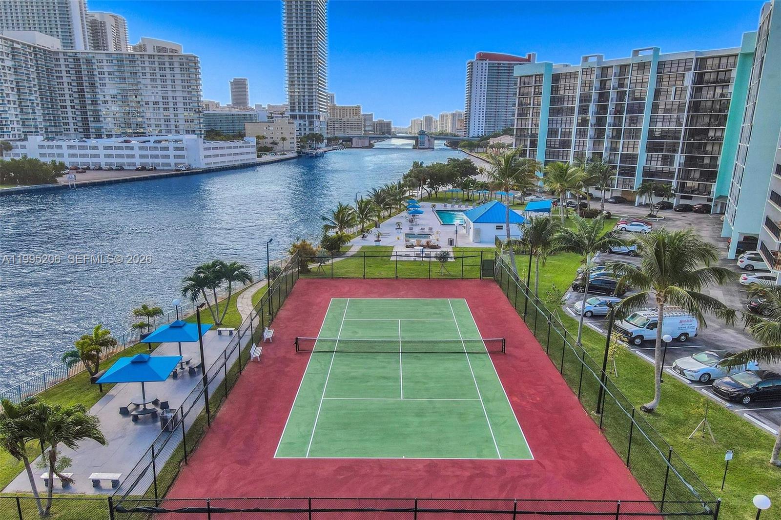 200 LESLIE CONDO - Residential