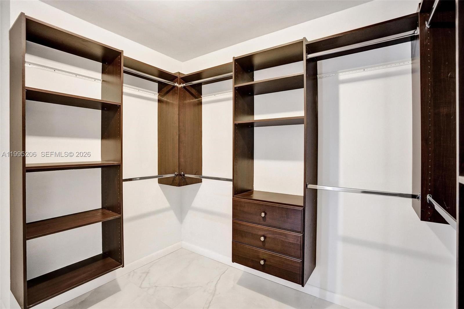 200 LESLIE CONDO - Residential