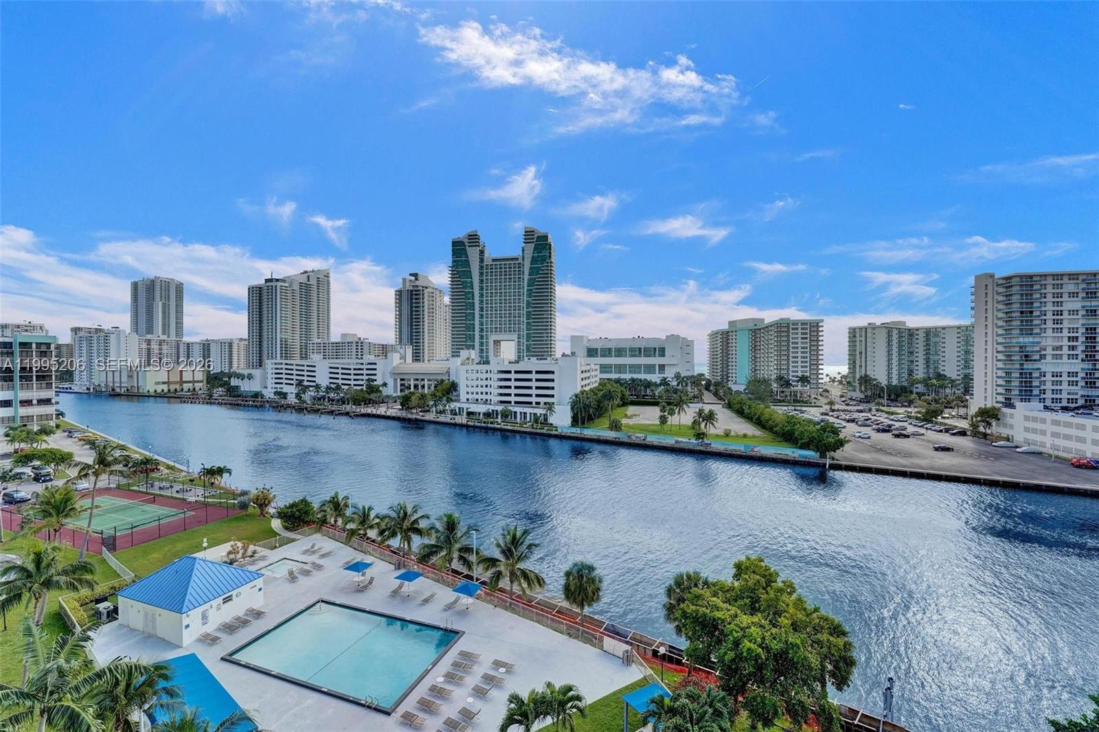 200 LESLIE CONDO - Residential