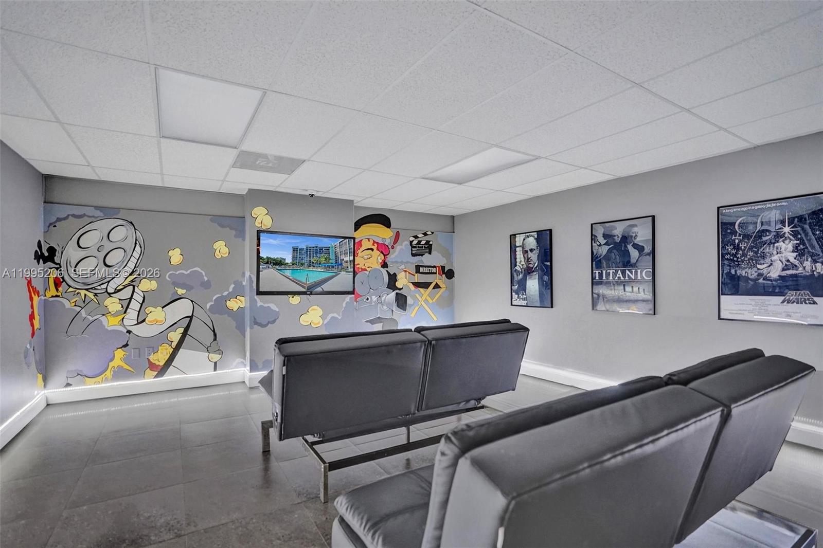 200 LESLIE CONDO - Residential