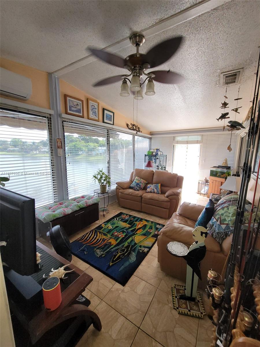 GATEWAY ESTATES PARK COND - Residential