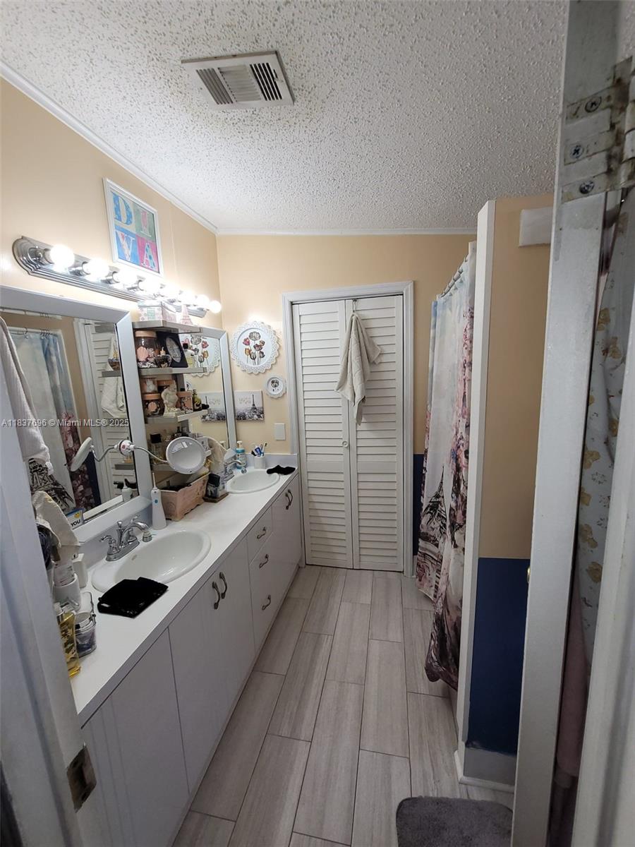 GATEWAY ESTATES PARK COND - Residential