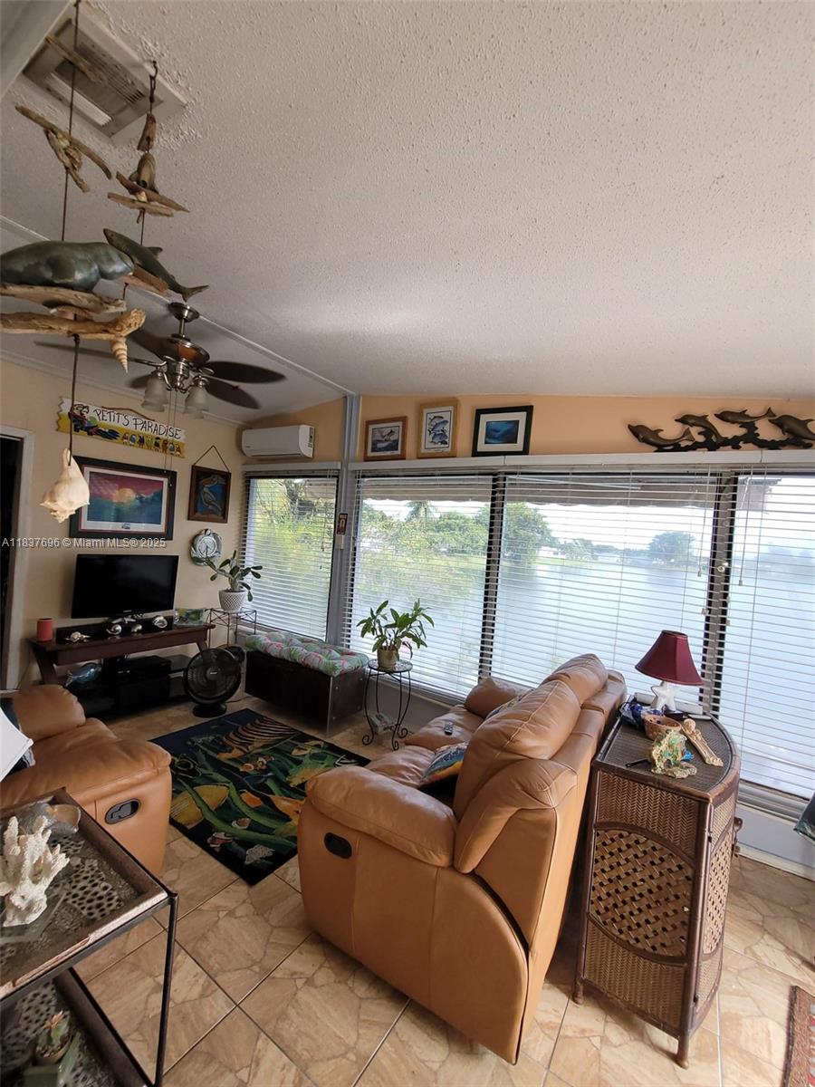 GATEWAY ESTATES PARK COND - Residential