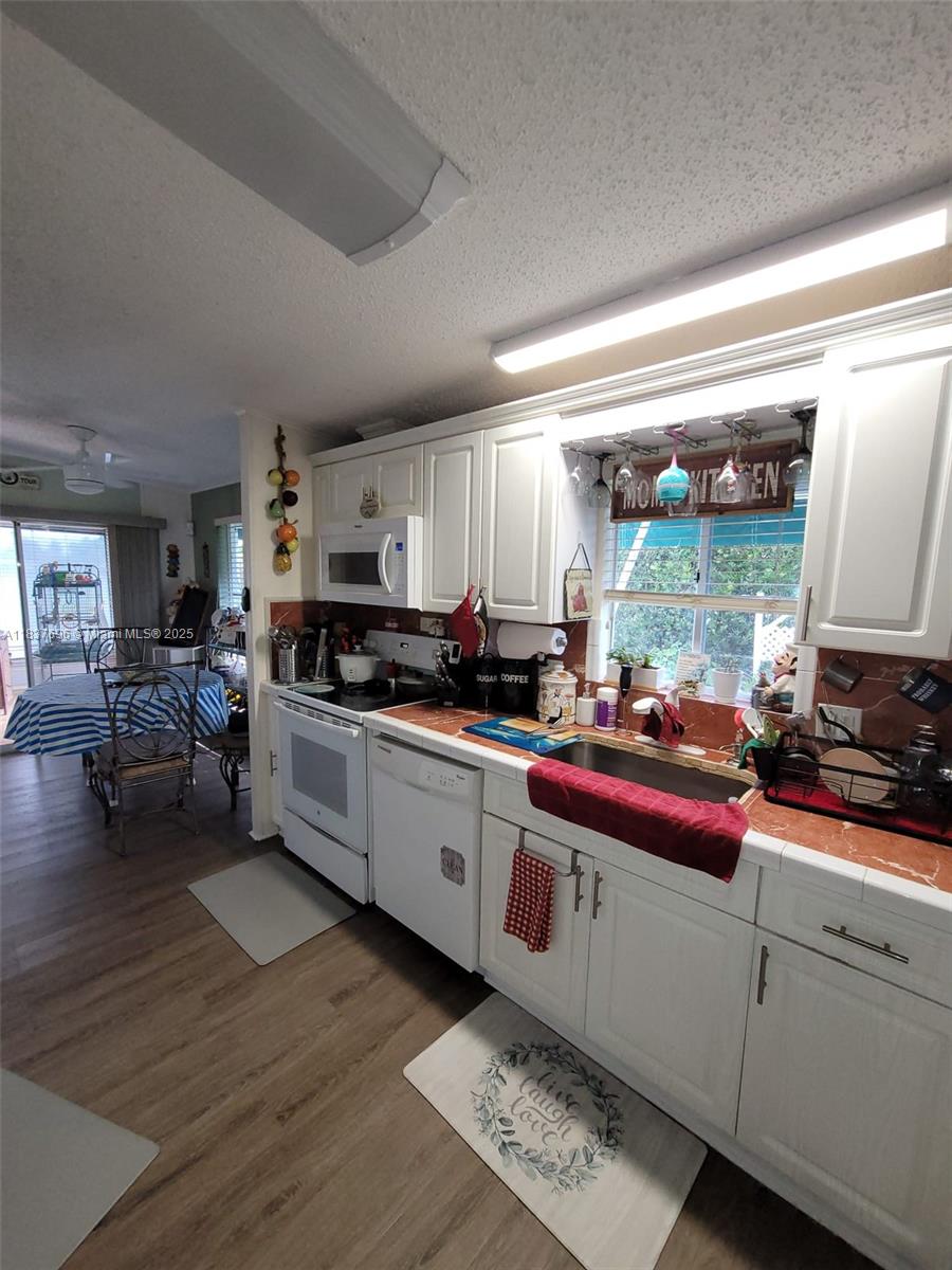 GATEWAY ESTATES PARK COND - Residential