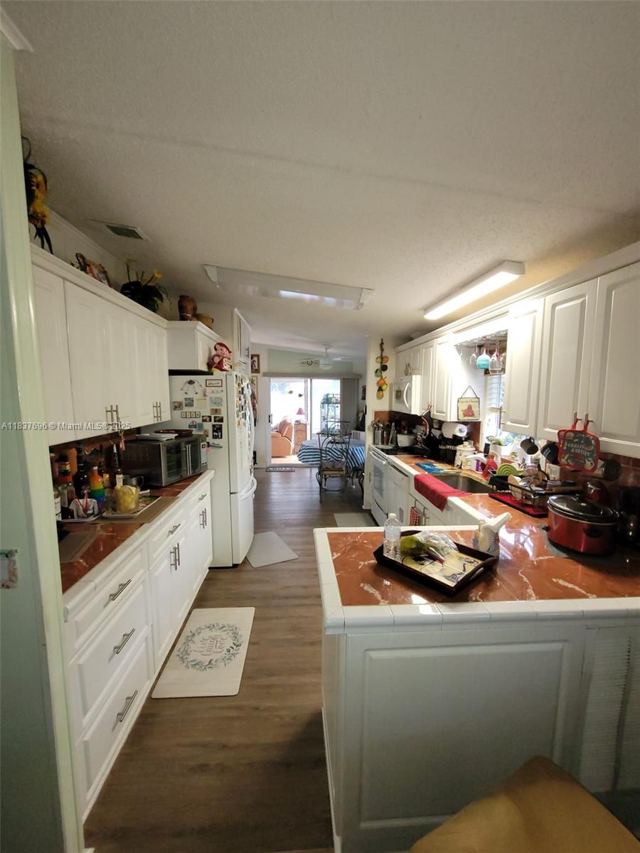 GATEWAY ESTATES PARK COND - Residential