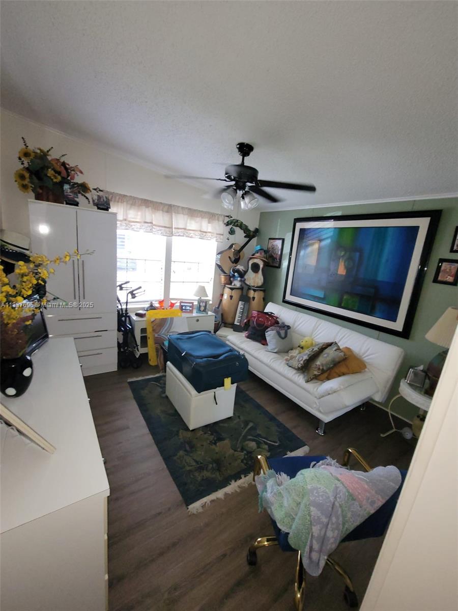 GATEWAY ESTATES PARK COND - Residential