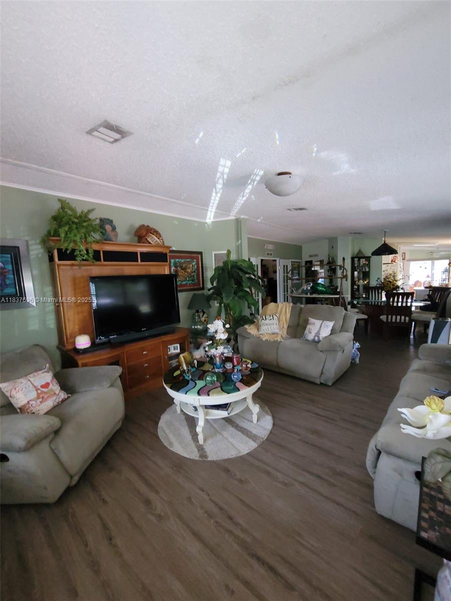 GATEWAY ESTATES PARK COND - Residential