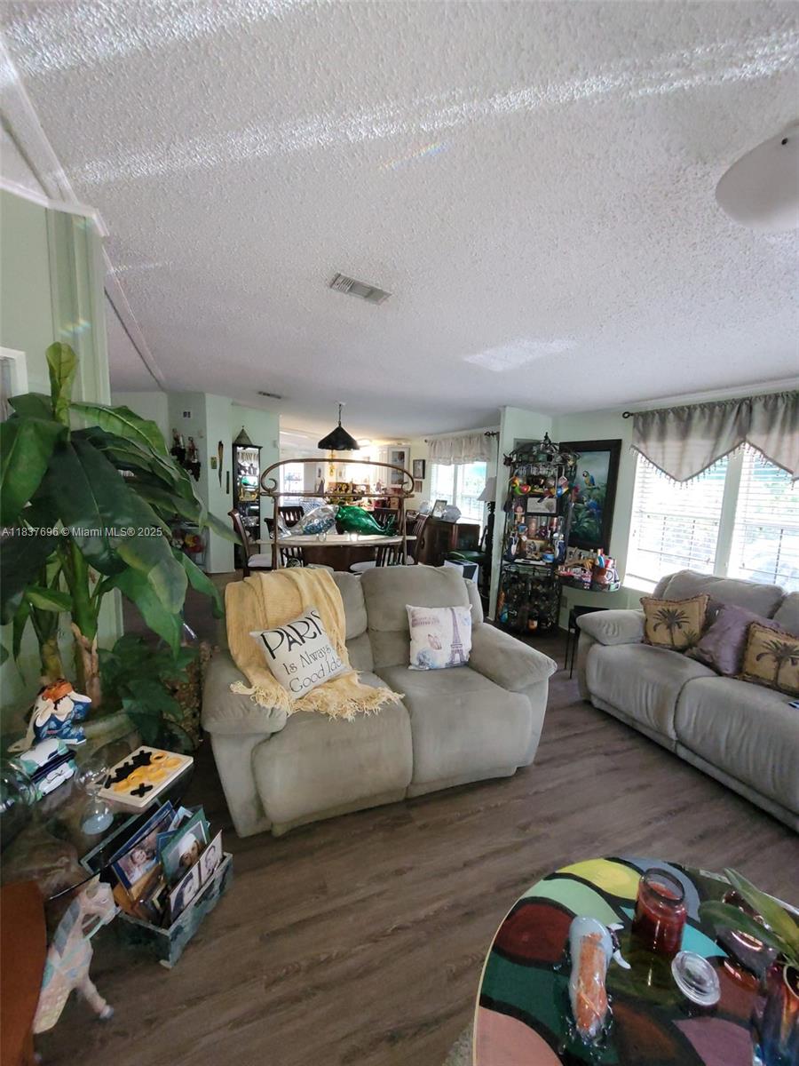 GATEWAY ESTATES PARK COND - Residential