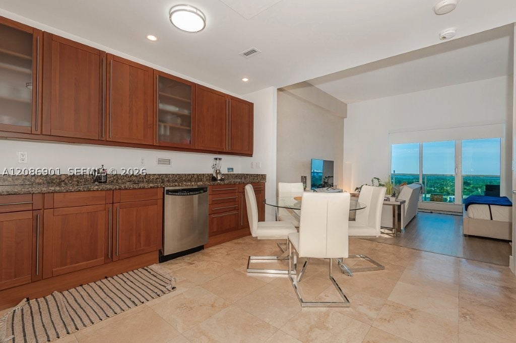 2301 Collins Ave 1630