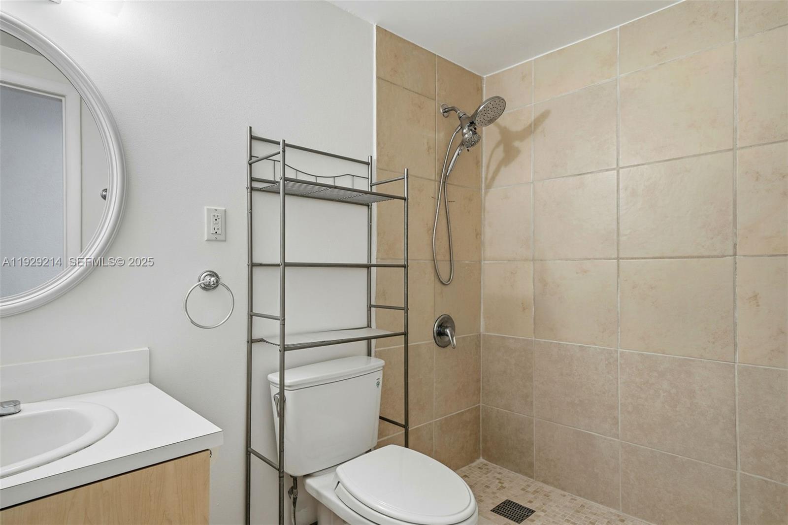 RIVE MARSEILLES CONDO - Residential Lease