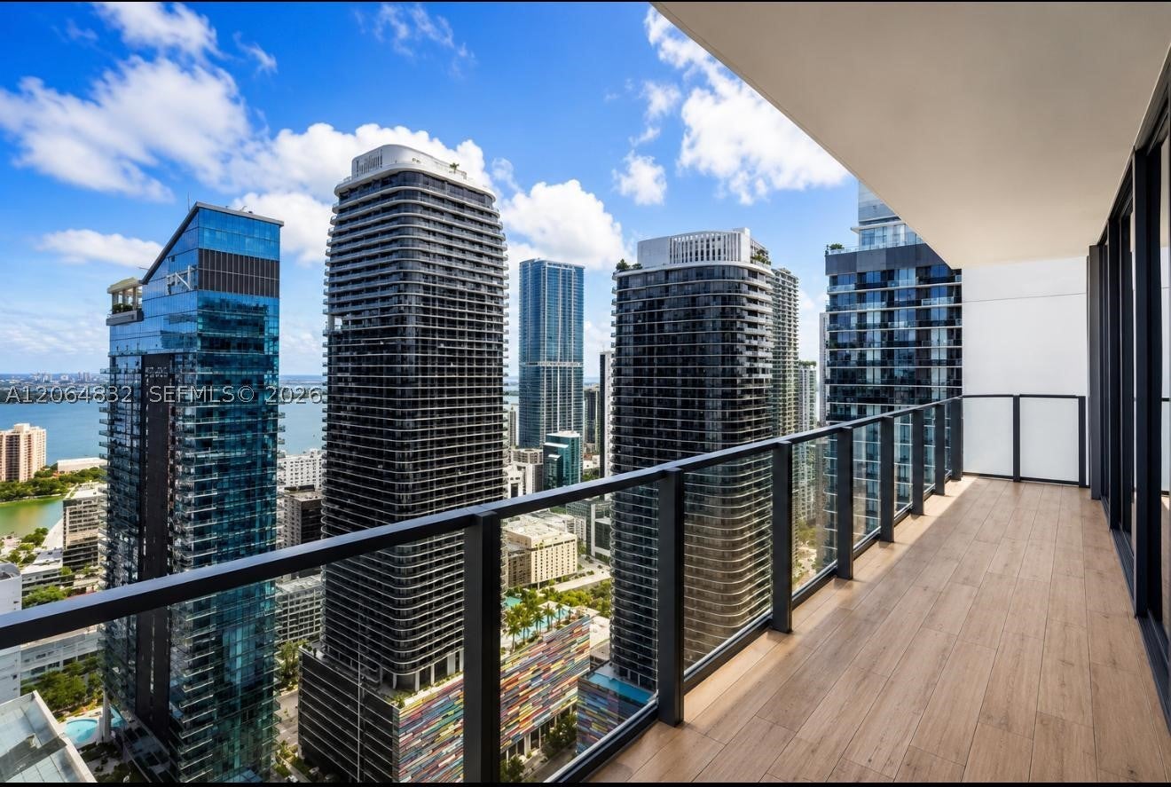 88 SW 7th St 3709