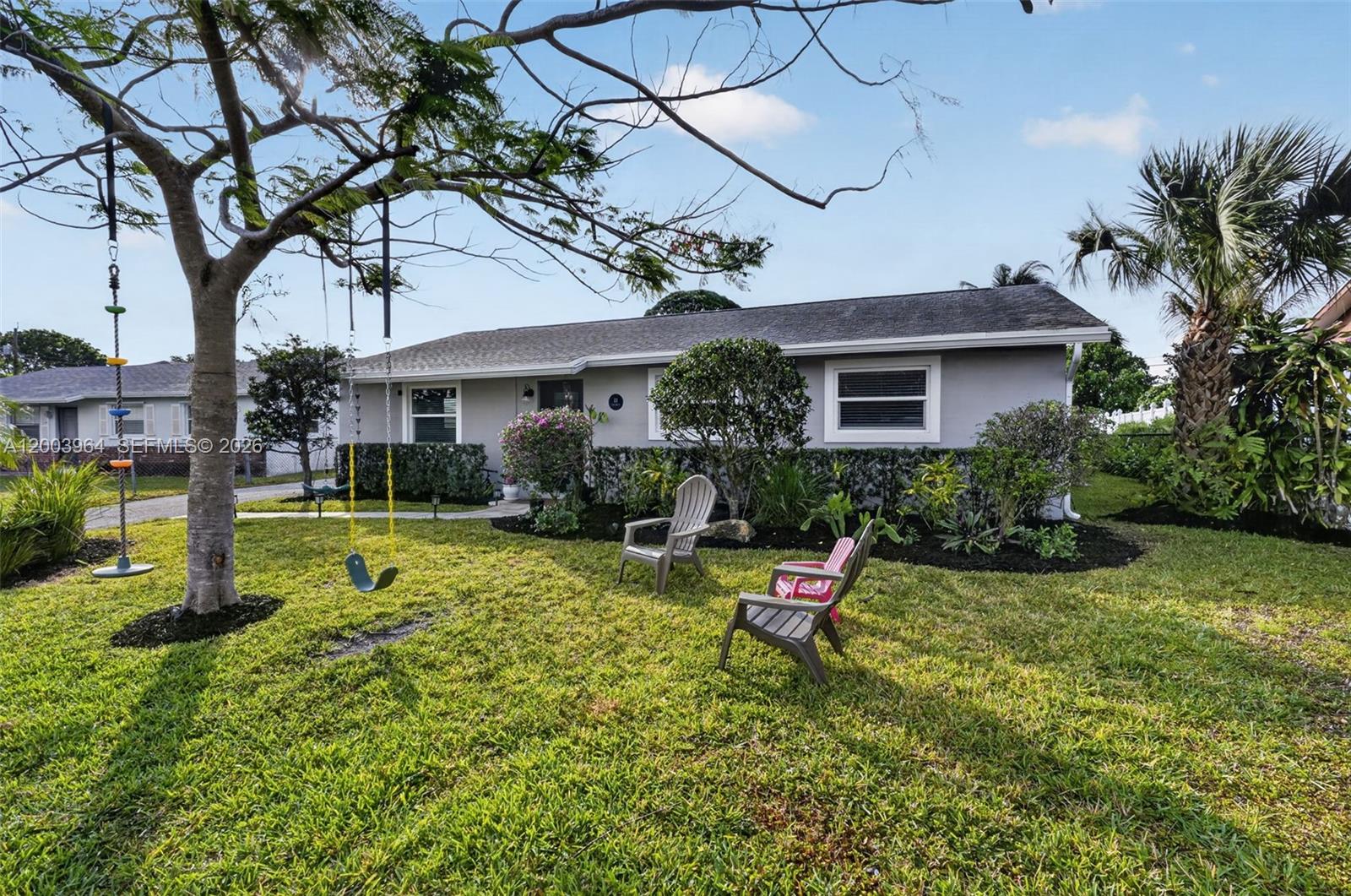 219 E Whitney Dr