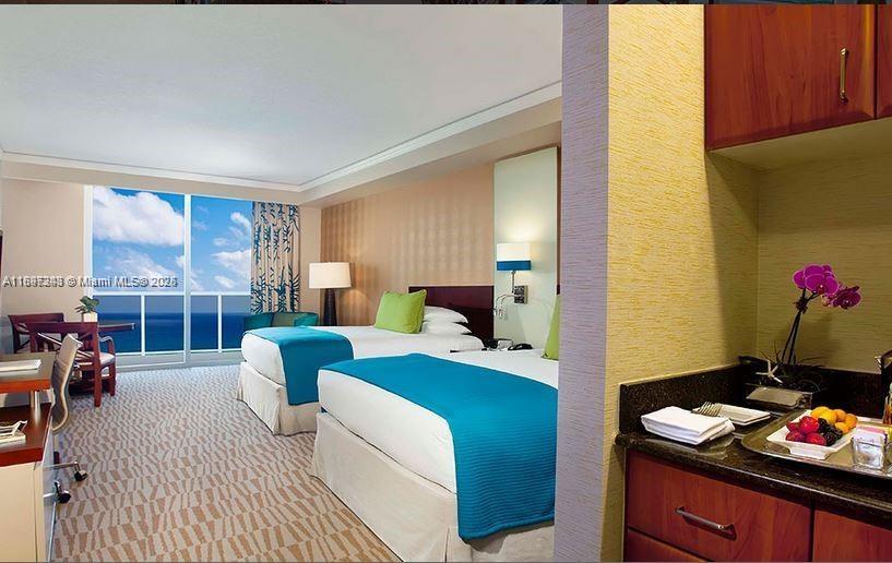 TRUMP INTERNATIONAL SONES - Residential