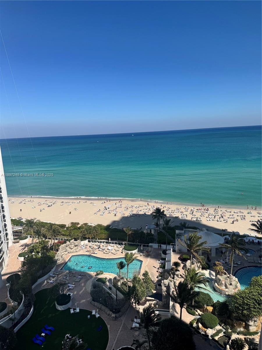 TRUMP INTERNATIONAL SONES - Residential