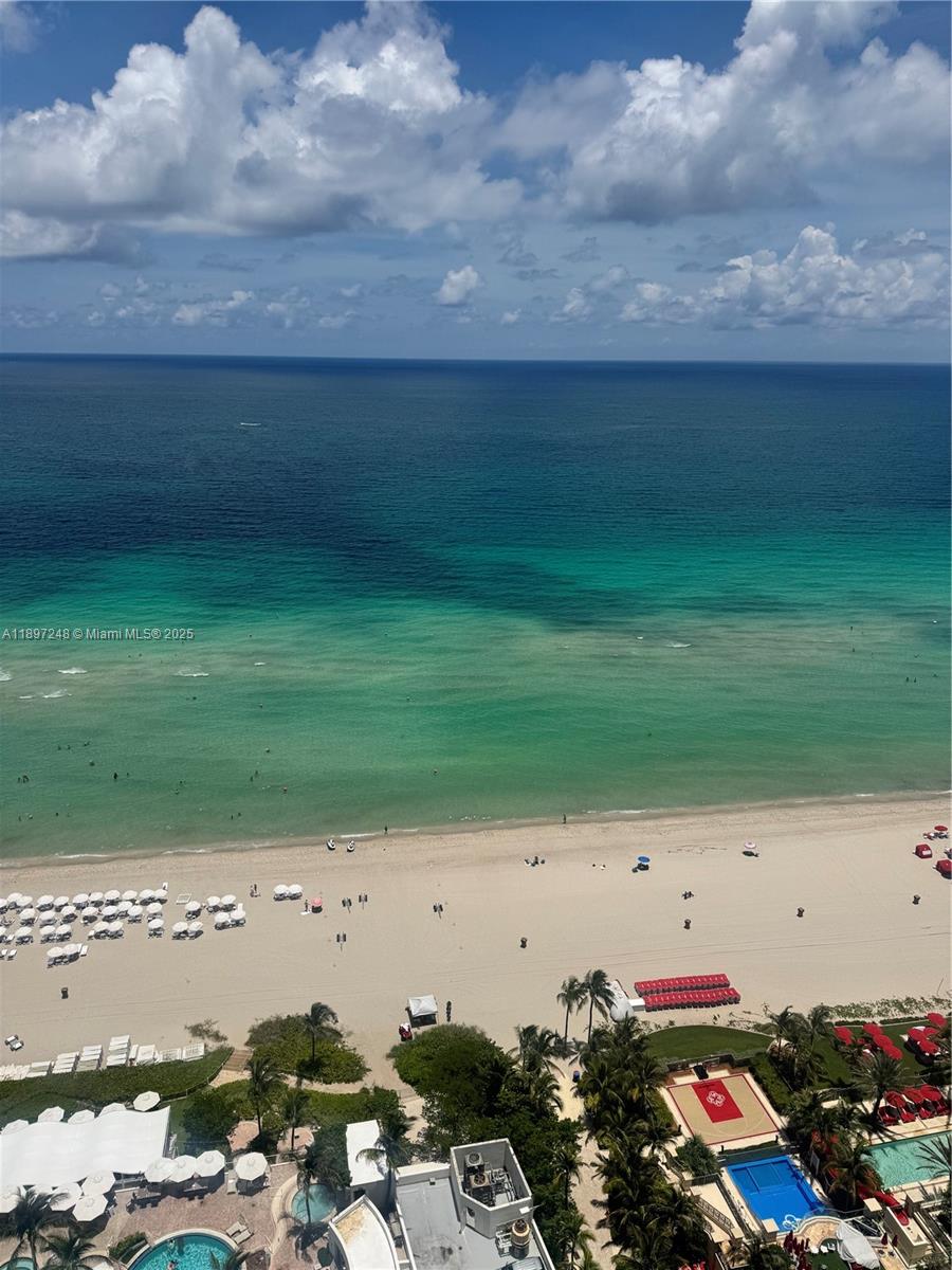 TRUMP INTERNATIONAL SONES - Residential