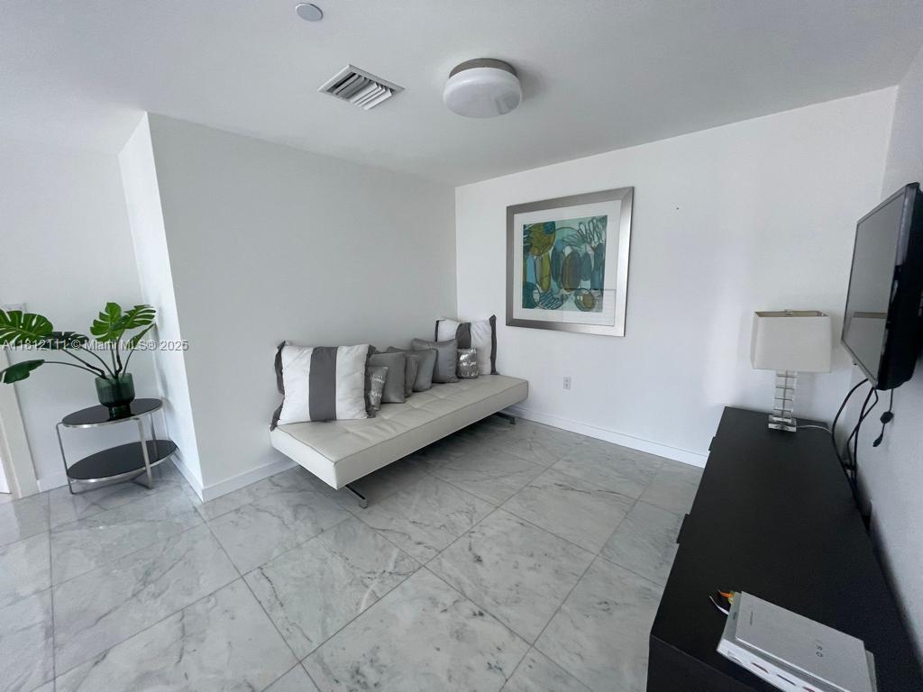200 Biscayne Boulevard Way 1103