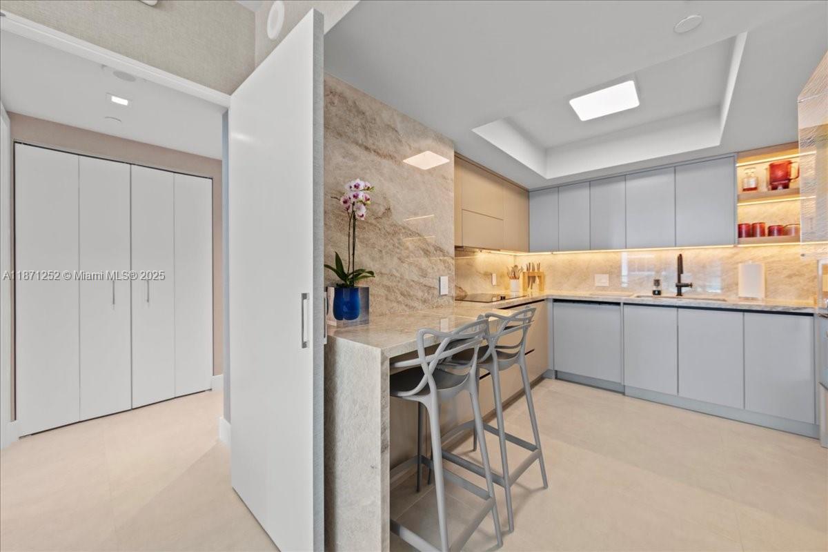 1331 Brickell Bay Dr 1406