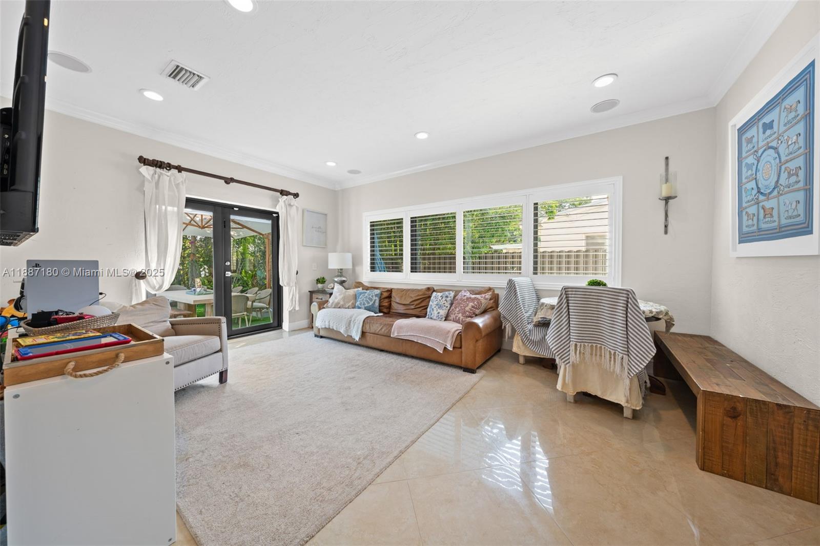 TWIN LAKE MANOR SUB - Residential