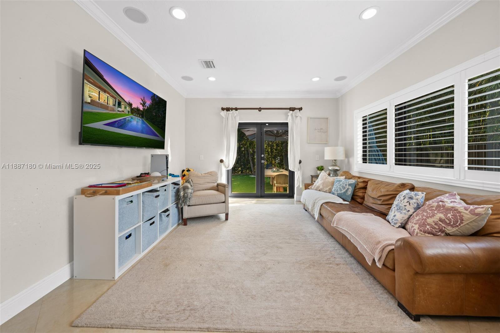 TWIN LAKE MANOR SUB - Residential