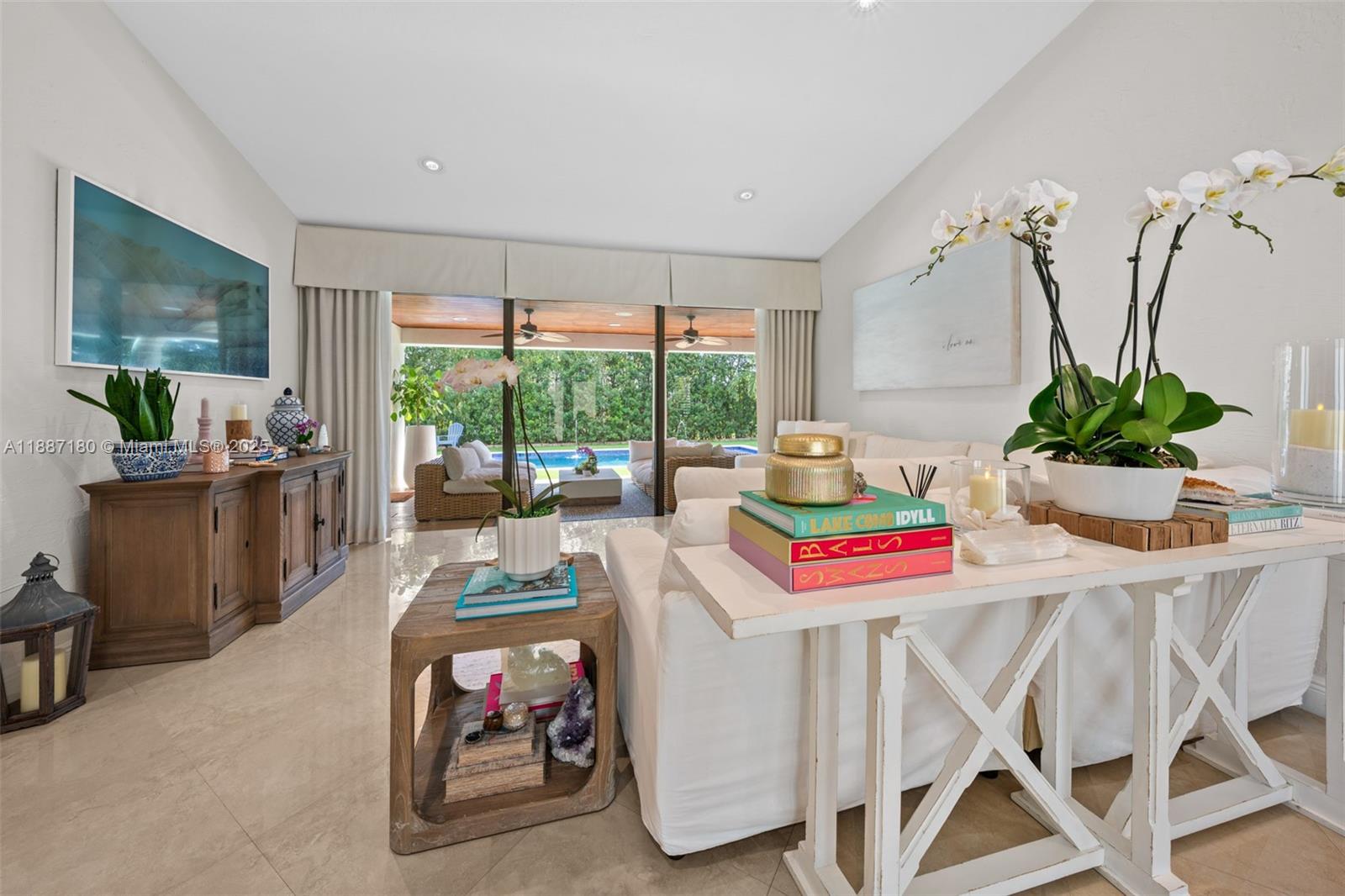 TWIN LAKE MANOR SUB - Residential