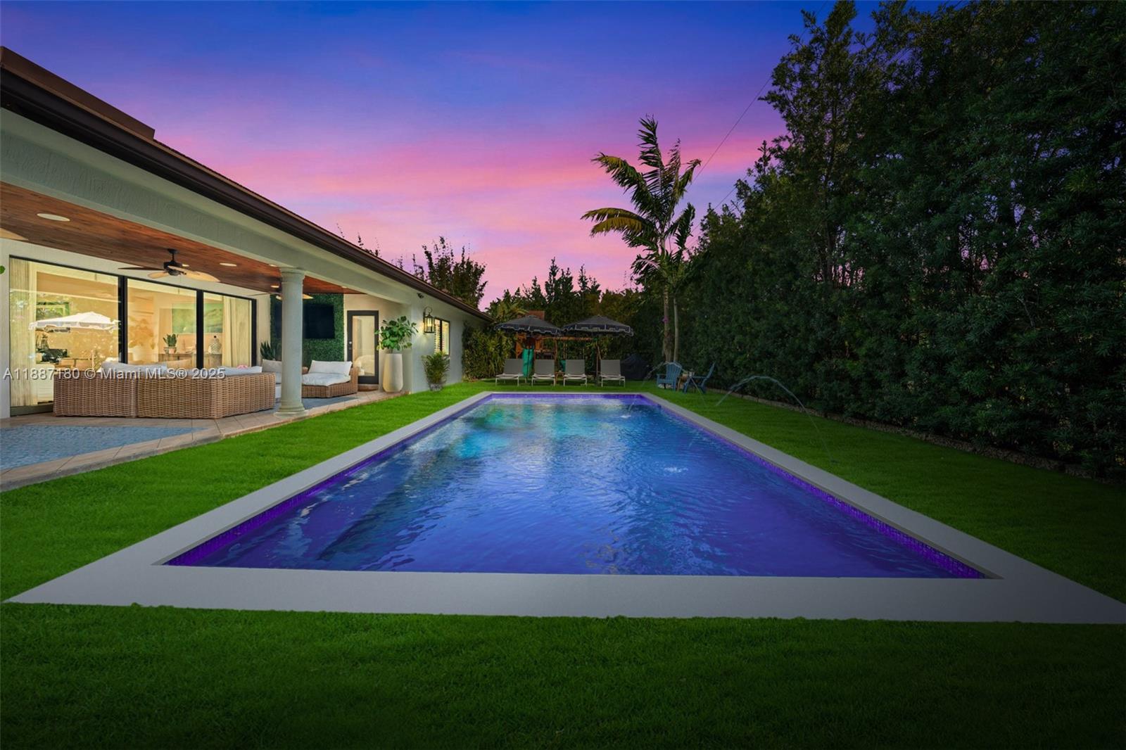 TWIN LAKE MANOR SUB - Residential